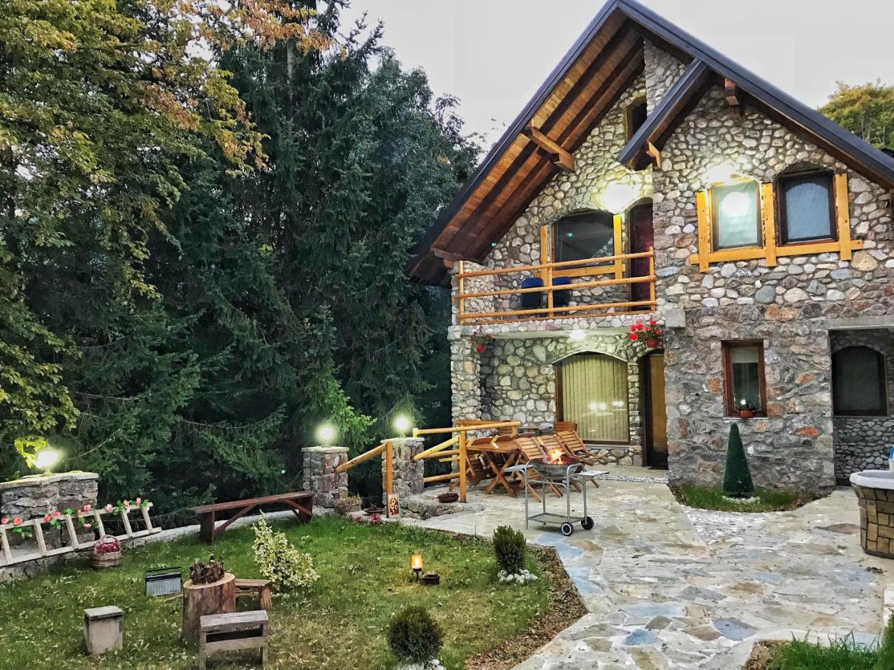 Chalet Kujta Peje Exteriér fotografie